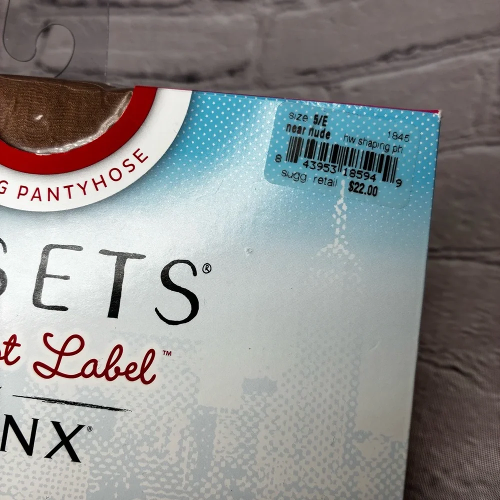 Assets By Spanx elegant pantyhose